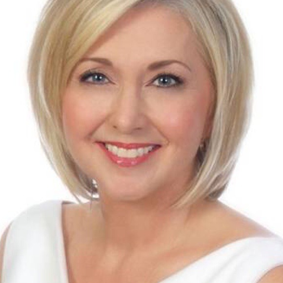 Profile Picture of Robin Hebert (@robinhebert) on Poshmark
