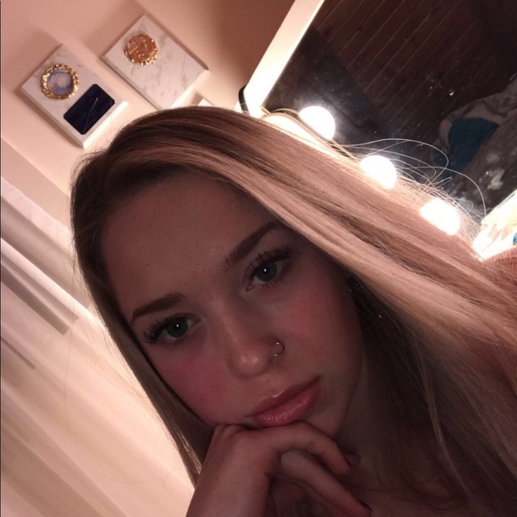 Profile Picture of Josey Weckesser (@joseyweckesser) on Poshmark