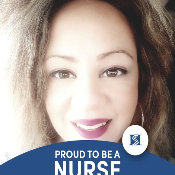 Profile Picture of Amanda Pelayo (@ezeamanda) on Poshmark