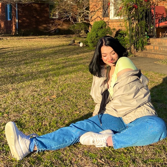 Profile Picture of Ashley Tobie (@ashcashbabey) on Poshmark