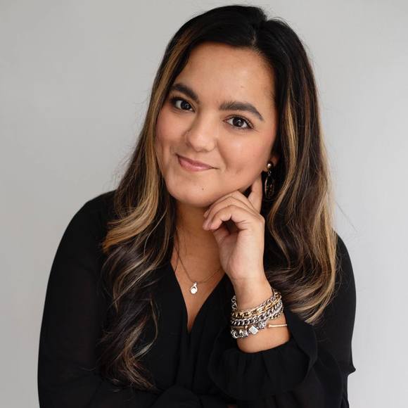 Profile Picture of Hannah Samlall (@hannahsamlall) on Poshmark