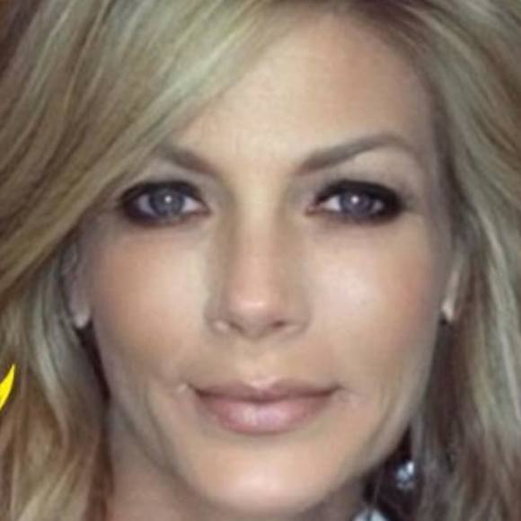 Profile Picture of Kelly Perry (@kellyperry247) on Poshmark