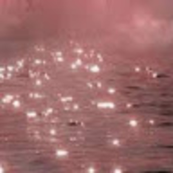 Profile Picture of Jan Valmera (@janvalmera) on Poshmark