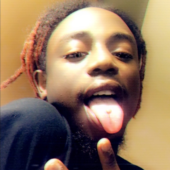 Profile Picture of Joshua Gatlin (@showouttbitchh) on Poshmark