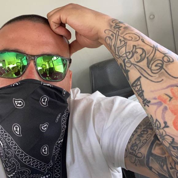 Richard Winegeart - Poshmark Profile Picture of Richard Winegeart (@flare210) on Poshmark