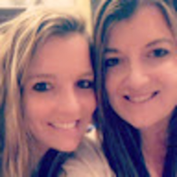 Profile Picture of Katie Bredlow (@katiebredlow) on Poshmark