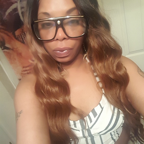 Profile Picture of Candice Thompson (@melhimelick) on Poshmark