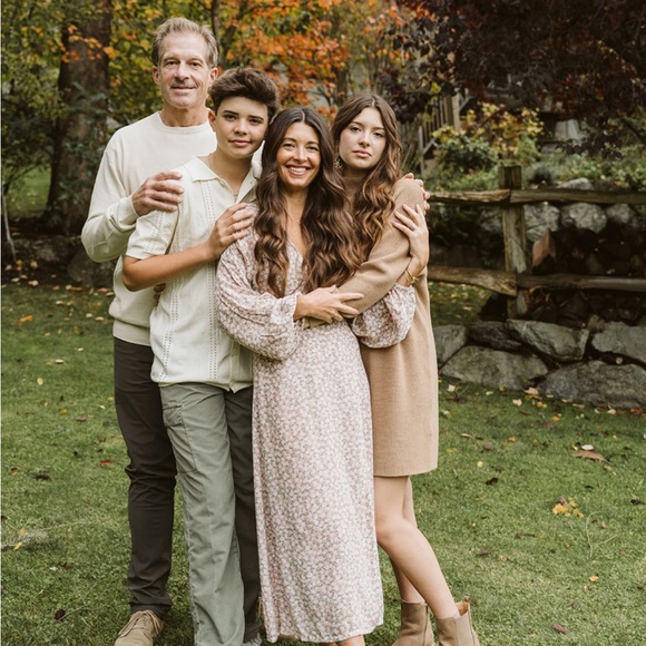 Profile Picture of Lila Richardson (@lilarichardson) on Poshmark