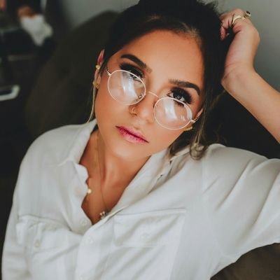 Profile Picture of Nada De Brisa Leve Eu Sou Um Furacão (@NaraOliver18) on Twitter