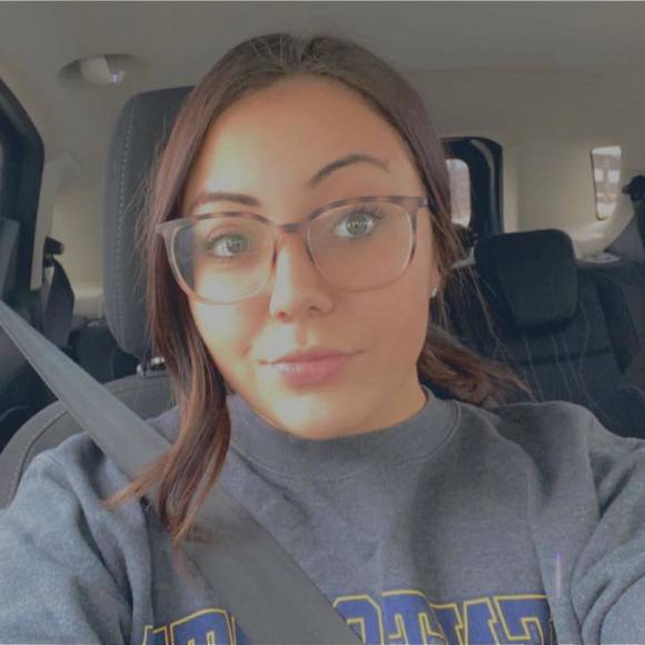 Profile Picture of Rayonna Gallagher (@rayonnarose) on Poshmark