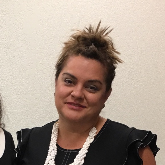 Jeanine Salstrom - Poshmark Profile Picture of Jeanine Salstrom (@jeaninesalstrom) on Poshmark