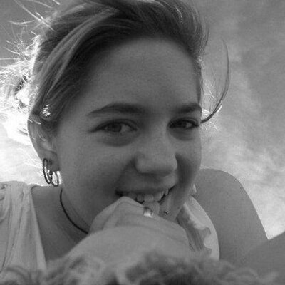 Profile Picture of Jenna Molnar (@jaylee_molnar) on Twitter