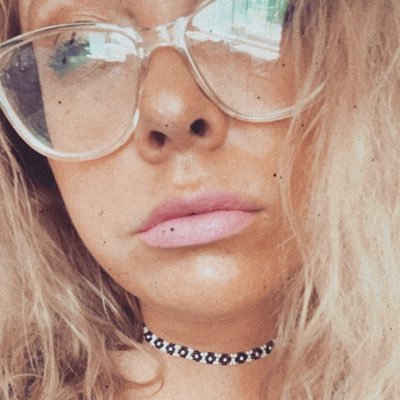 Profile Picture of Mandy Tourot (@mandybeentourot) on Twitter