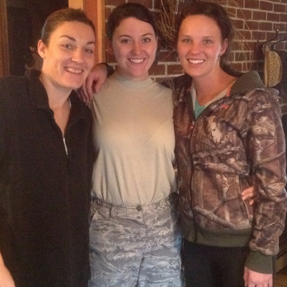 Profile Picture of Cindy Neelis (@mamaneelis) on Poshmark