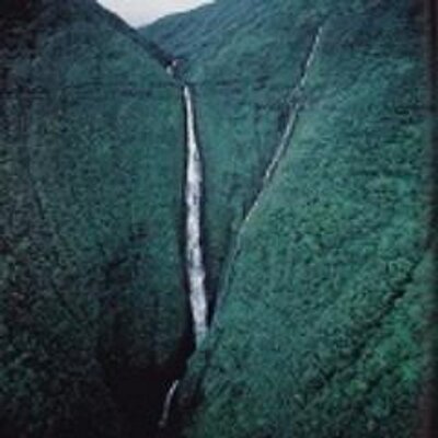 Profile Picture of Melanie Santiago (@MelanieSanz11) on Twitter