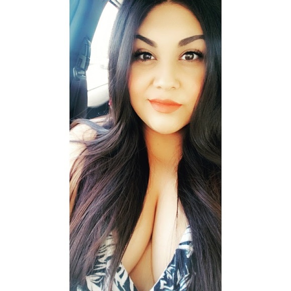 Marlene Munoz - Poshmark Profile Picture of Marlene Munoz (@caffeymarlene) on Poshmark