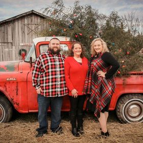 Profile Picture of Melissa Proctor (@bobbyclowers) on Pinterest