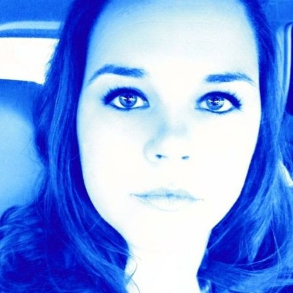 Profile Picture of Kelli Adkins-hamilton (@hamiltonkm82) on Poshmark