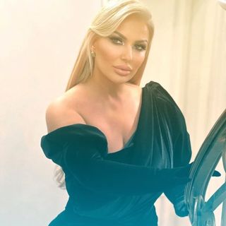Profile Picture of ELMA SINANOVIĆ (@elmasinanovic_official) on Instagram