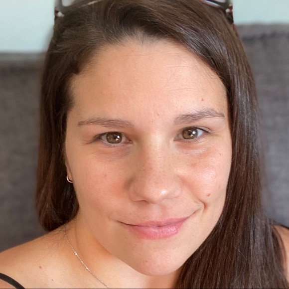 Profile Picture of Amanda Tarantello (@amandatar1022) on Poshmark