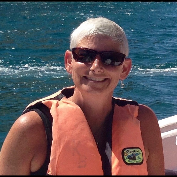 Profile Picture of Tracey Neylon (@traceylee26) on Poshmark