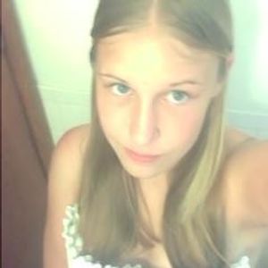 Profile Picture of Alice Grainger (@boredlonleydepressed) on Myspace