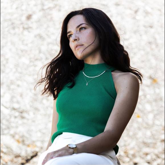 Profile Picture of Kyla Pretorius (@kylapret) on Poshmark