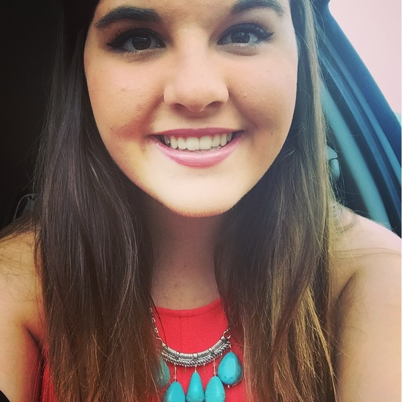 Profile Picture of Emily Pumper (@emilyfirkus) on Poshmark