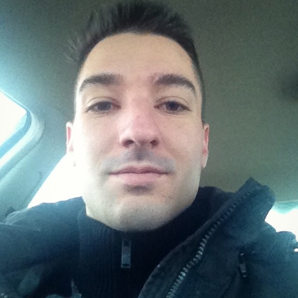 Profile Picture of Jesse Houle (@houl0117) on Poshmark