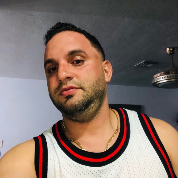 Profile Picture of Bismarck Martinez (@bayamito17885) on Poshmark