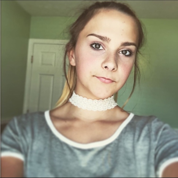 Profile Picture of Madisyn Baty (@madisynbaty_) on Poshmark