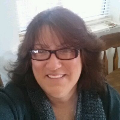 Profile Picture of Lisa Farnsworth (@FarnsworthLisa) on Twitter