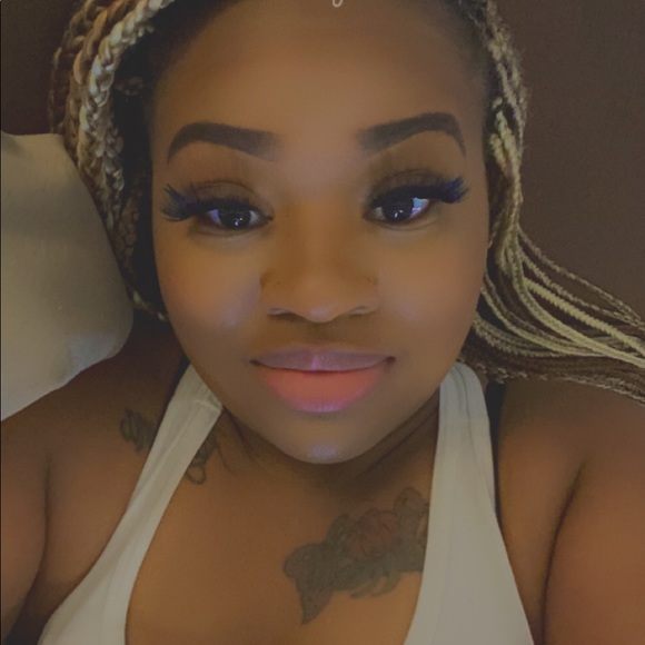 Profile Picture of Halimah Verrette (@imsohalimah4eva) on Poshmark