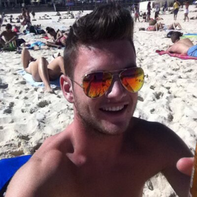 Profile Picture of Sam Davis (@samdavis100) on Twitter