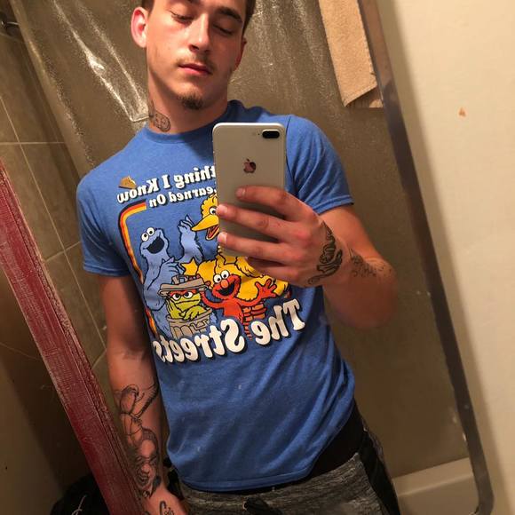 Profile Picture of Tyler Haney (@tygloman) on Poshmark