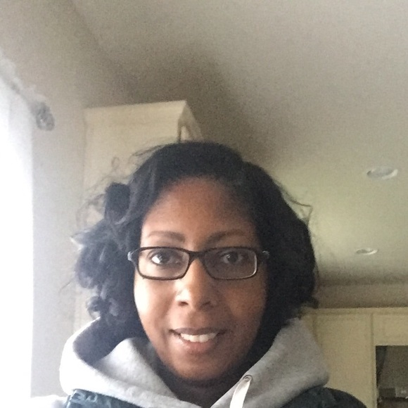 Profile Picture of Wanda Herbert (@mrswrherbert) on Poshmark