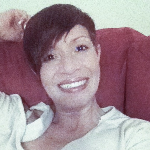 Profile Picture of Lillian Vasquez (@prd1va) on Poshmark