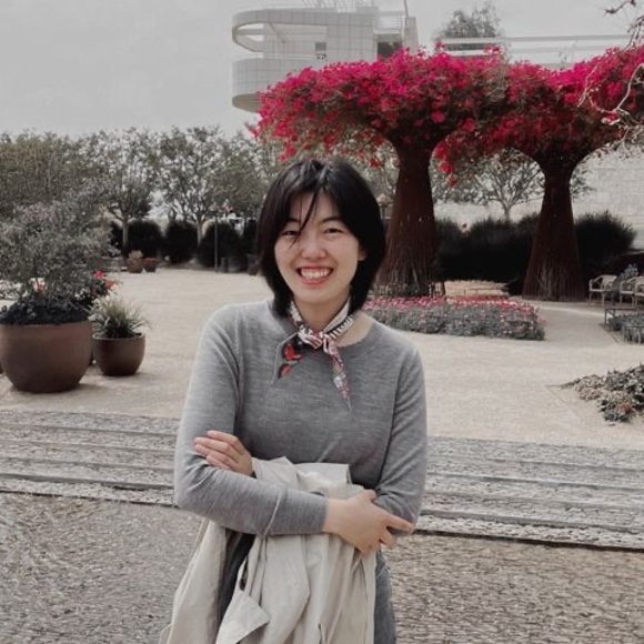 Profile Picture of Xiaoping Yang (@yxp0707) on Poshmark