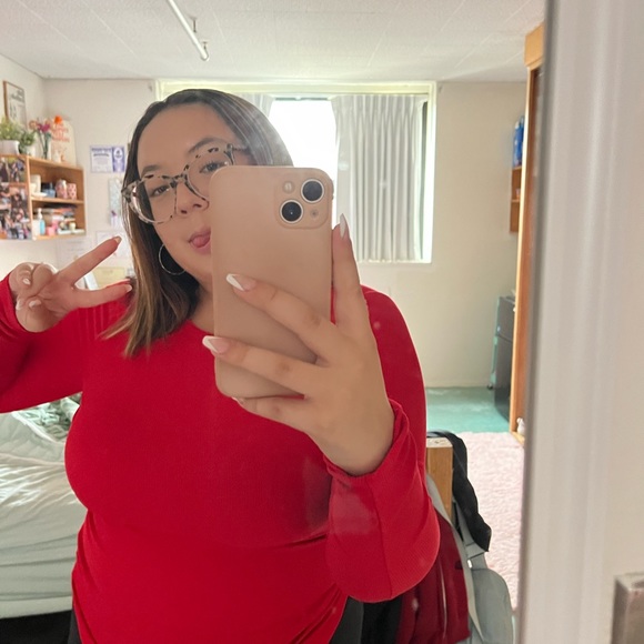 Profile Picture of Makayla Morello (@makayla_morello) on Poshmark