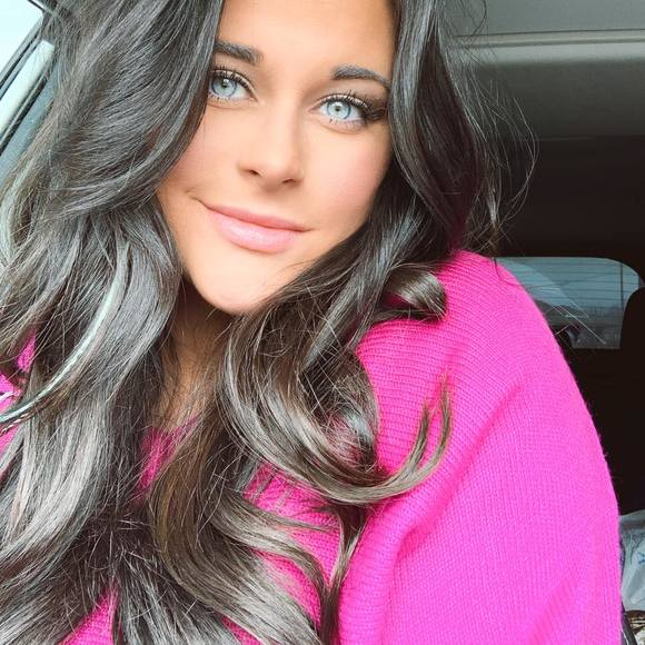 Profile Picture of Kaitlyn Bazzell (@kaitlynbazzell) on Poshmark