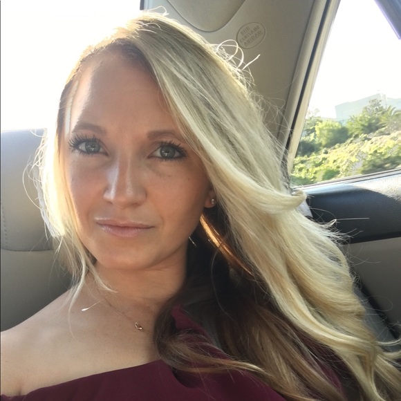 Profile Picture of Krista Barry (@justbkrista) on Poshmark