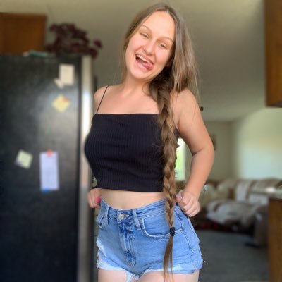 Profile Picture of Paige (@paige_atchison) on Twitter