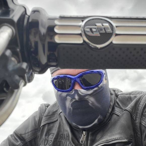 Profile Picture of Brad Parker (@bradparker29) on Poshmark