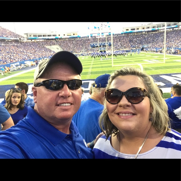 Profile Picture of Berl Hurt (@berlh72) on Poshmark