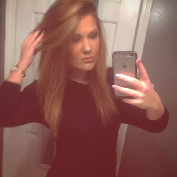 Profile Picture of Grace Lassiter (@graceicee12) on Poshmark
