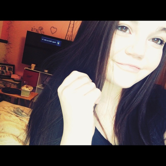 Profile Picture of Mckenzie Hale (@kenzieriver) on Poshmark