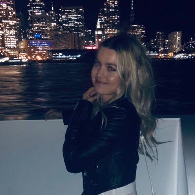 Profile Picture of Lily Powers (@lilay_powers) on Twitter