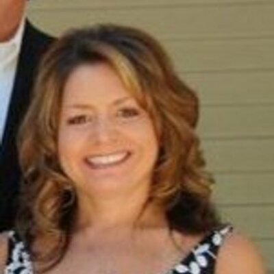 Profile Picture of Stephanie Papp (@stephcoolblue) on Twitter