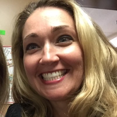 Profile Picture of Emily James (@emilyjames247) on Twitter