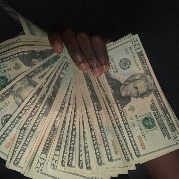 Profile Picture of Bhance Green (@glogangtbg) on Poshmark